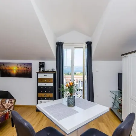 Ante - With Pool Appartement Cavtat
